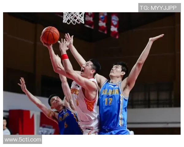 成都篮球队在洲际杯积分榜上以66分稳居第一名展现强劲实力